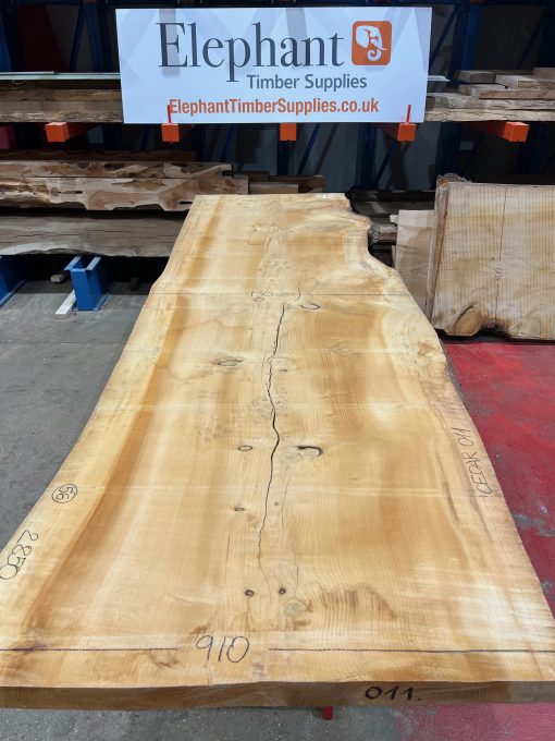 Cedar #011 kiln dried timber plank