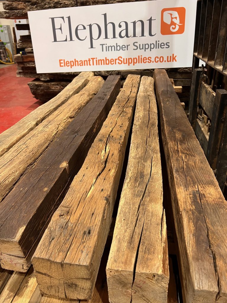 Reclaimed Oak Beams (Late 19th Century) 20 pieces available